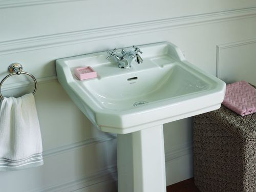 stylowa łazienka retro w starej kamienicy - dobór ceramiki sanitarnej 